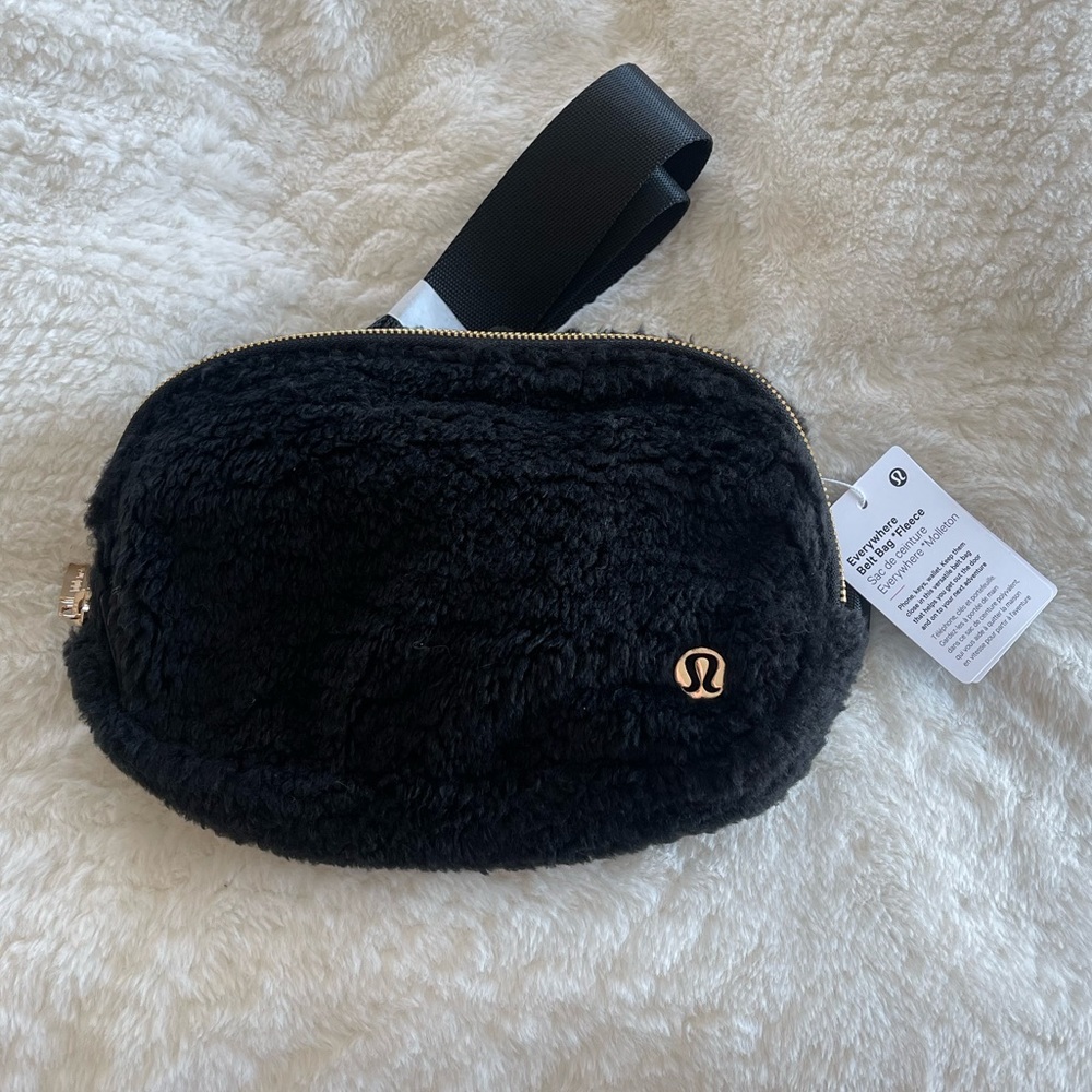 Lululemon Everywhere Fleece Belt Bag